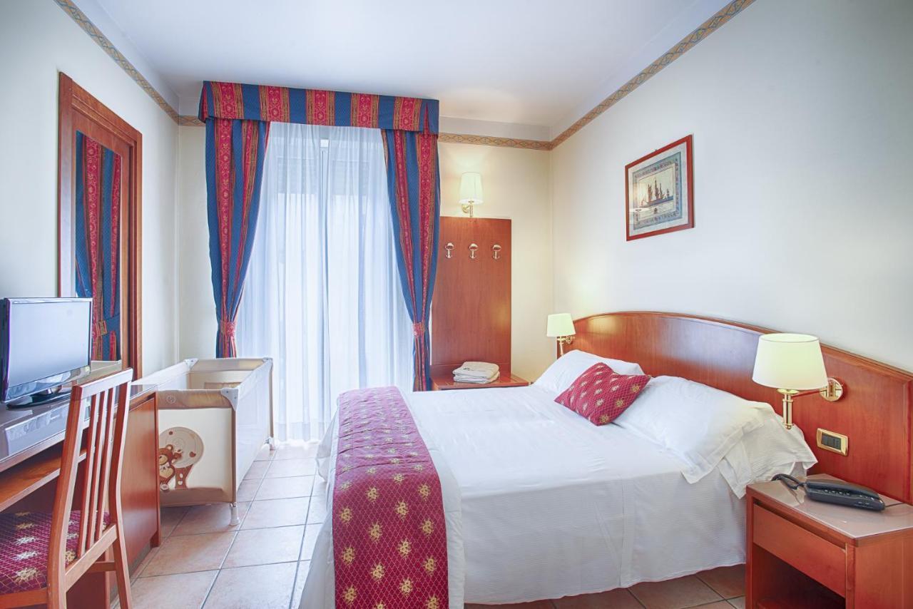Hotel Agostini Bellaria-Igea Marina Esterno foto