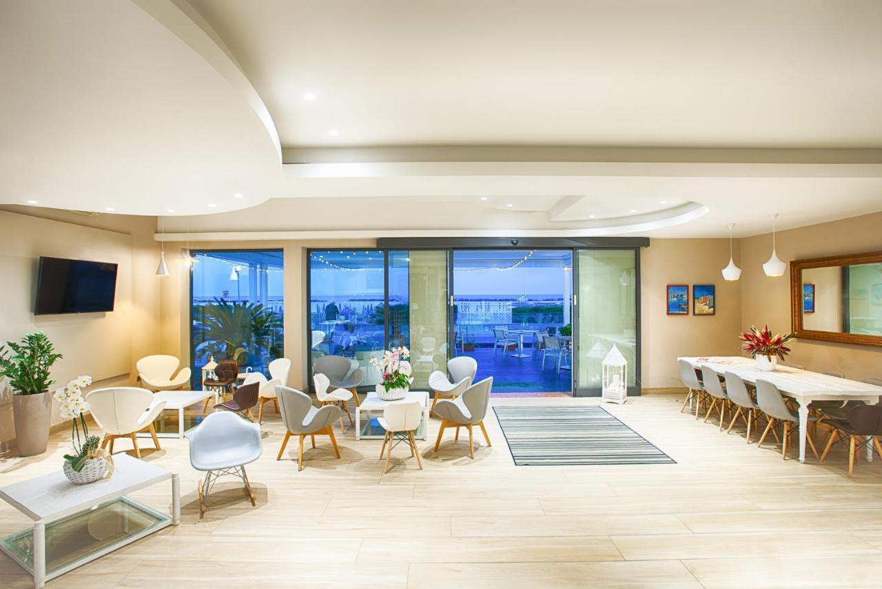 Hotel Agostini Bellaria-Igea Marina Esterno foto