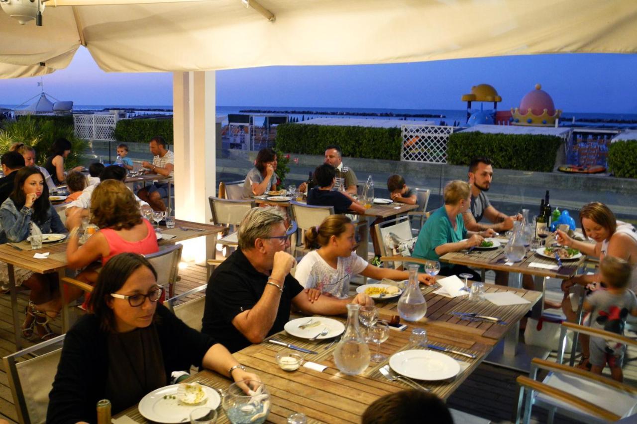 Hotel Agostini Bellaria-Igea Marina Esterno foto