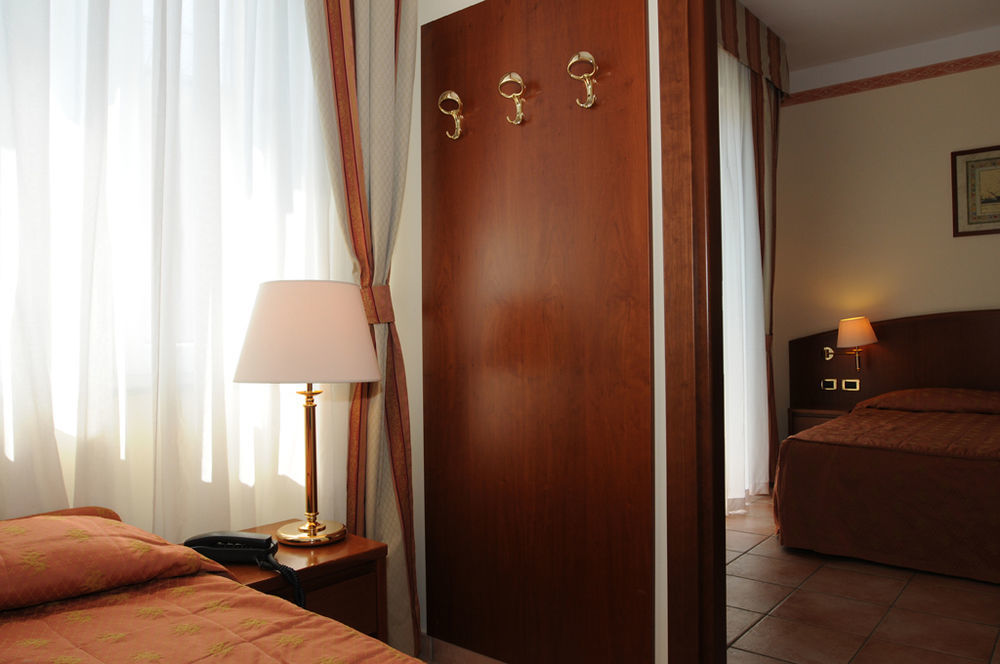 Hotel Agostini Bellaria-Igea Marina Esterno foto